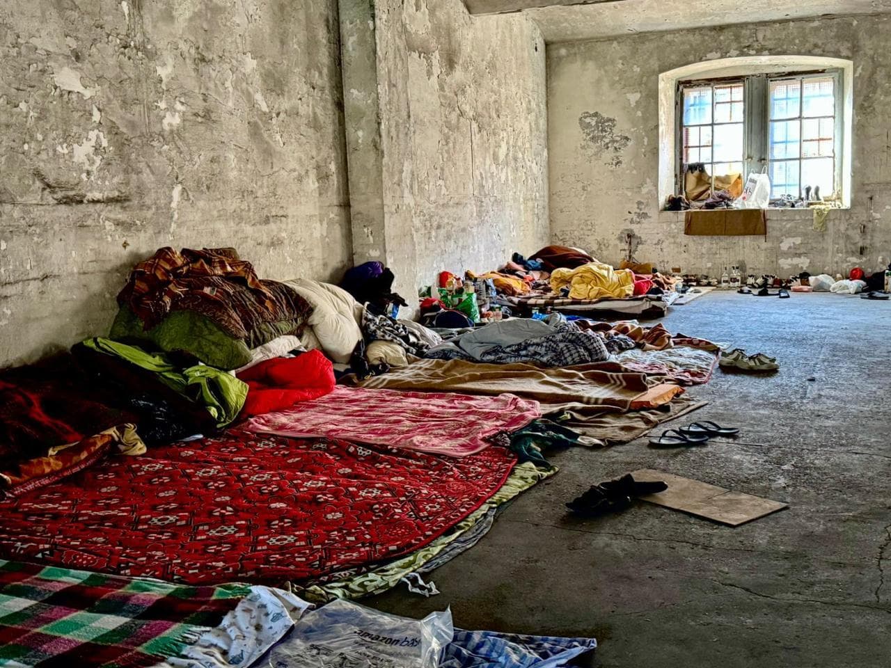 Porto Vecchio. Giacigli nei Magazzini dei nepalesi