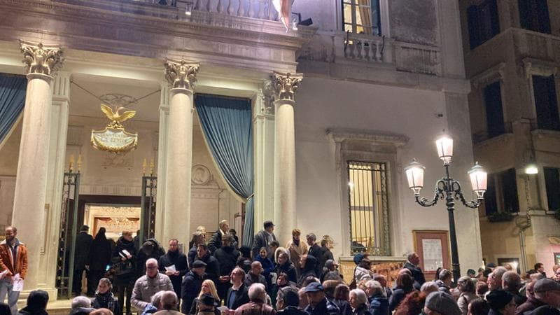 Fenice, l’appello degli ex sindaci di Venezia: “Dalla crisi si esca senza forzature”