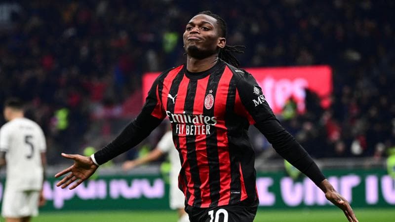 Leao esulta dopo il gol alla Lazio