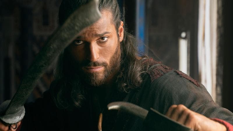 Il nuovo Sandokan sembra un fumetto ma l’avventura di Salgari vince anche sul sarcasmo