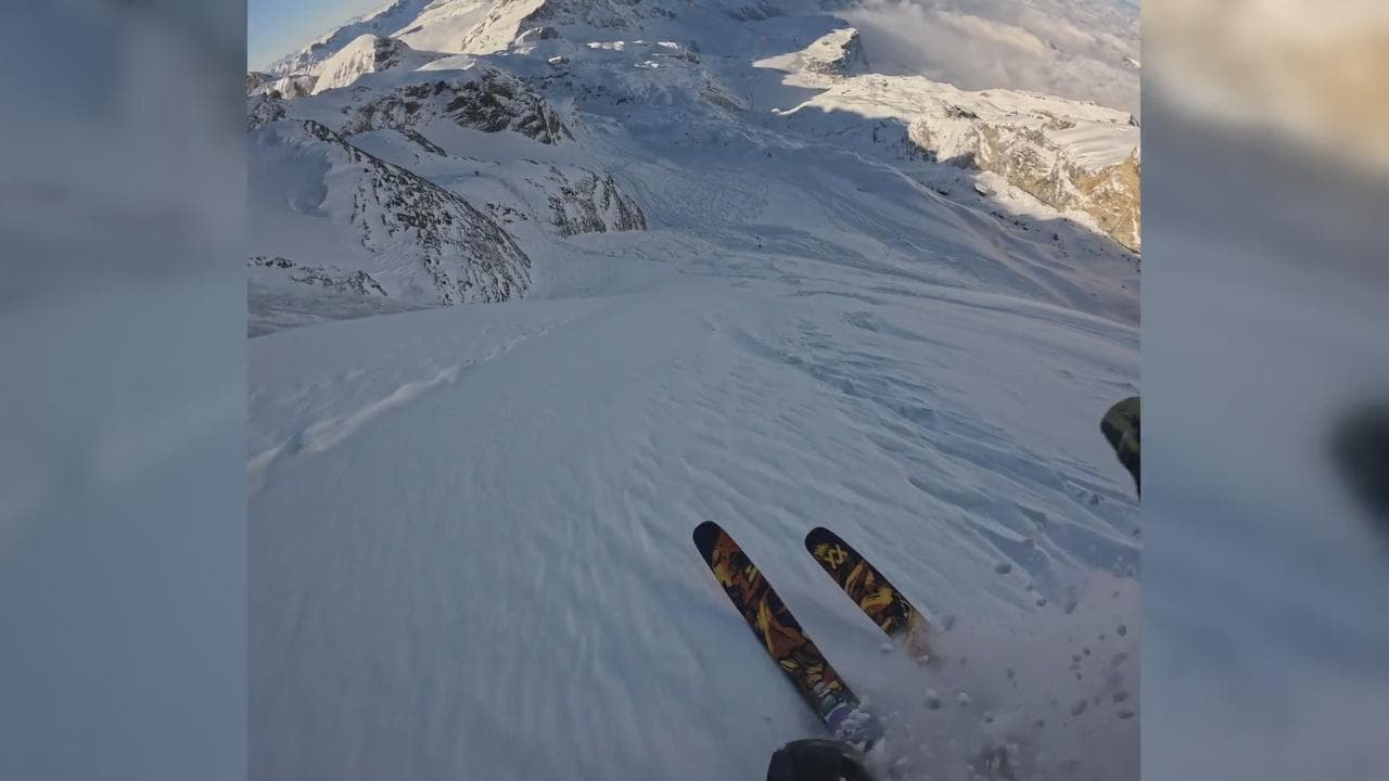 Svizzera, sciatore provoca una valanga durante un fuoripista: la scena ripresa in soggettiva