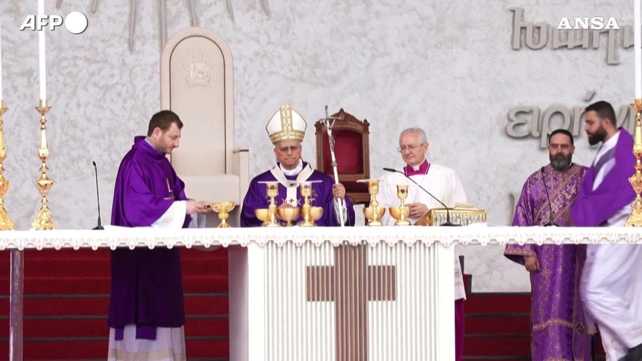 Il viaggio del Papa in Turchia e Libano: la messa a Beirut poi il ritorno a Roma