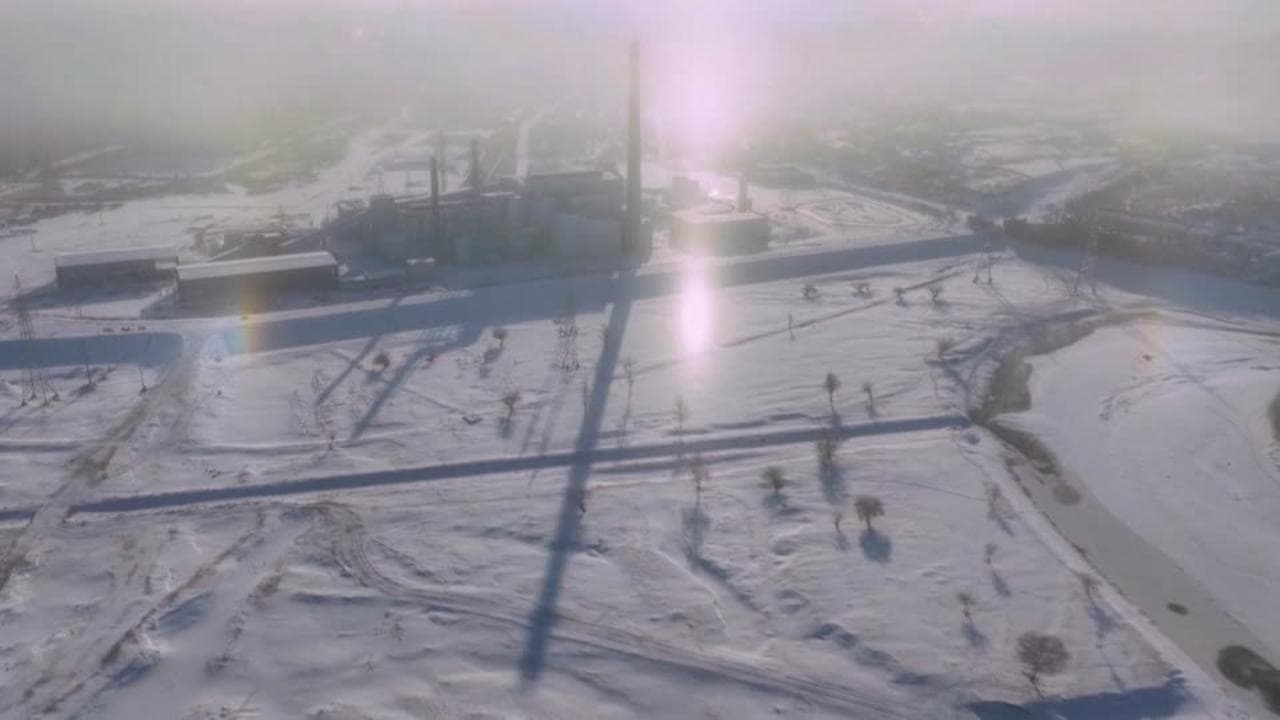Cina, i "sun dogs" risplendono in cielo: le spettacolari immagini del raro fenomeno atmosferico