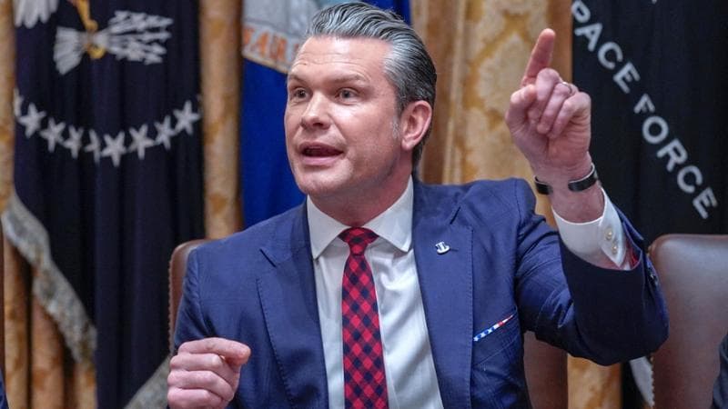 Bufera su Hegseth. “Ordinò di uccidere i narcos naufraghi”