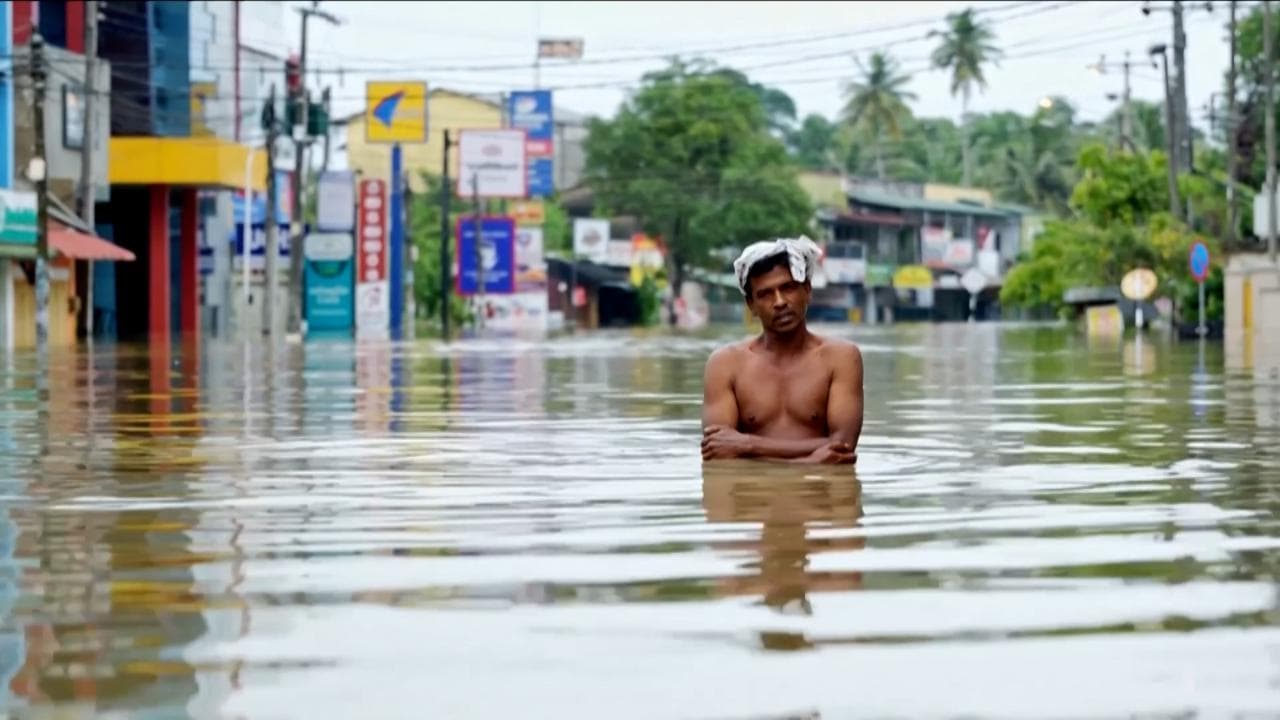 Inondazioni in Sri Lanka, allagato l'ospedale di Gampaha: le immagini delle devastazioni