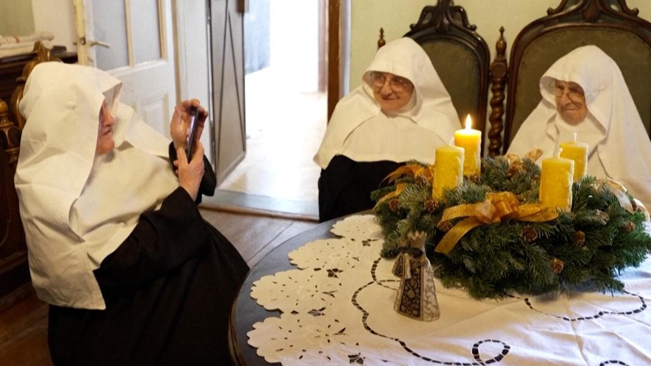 Austria: viaggio nel convento occupato dalle suore "ribelli" di Instagram