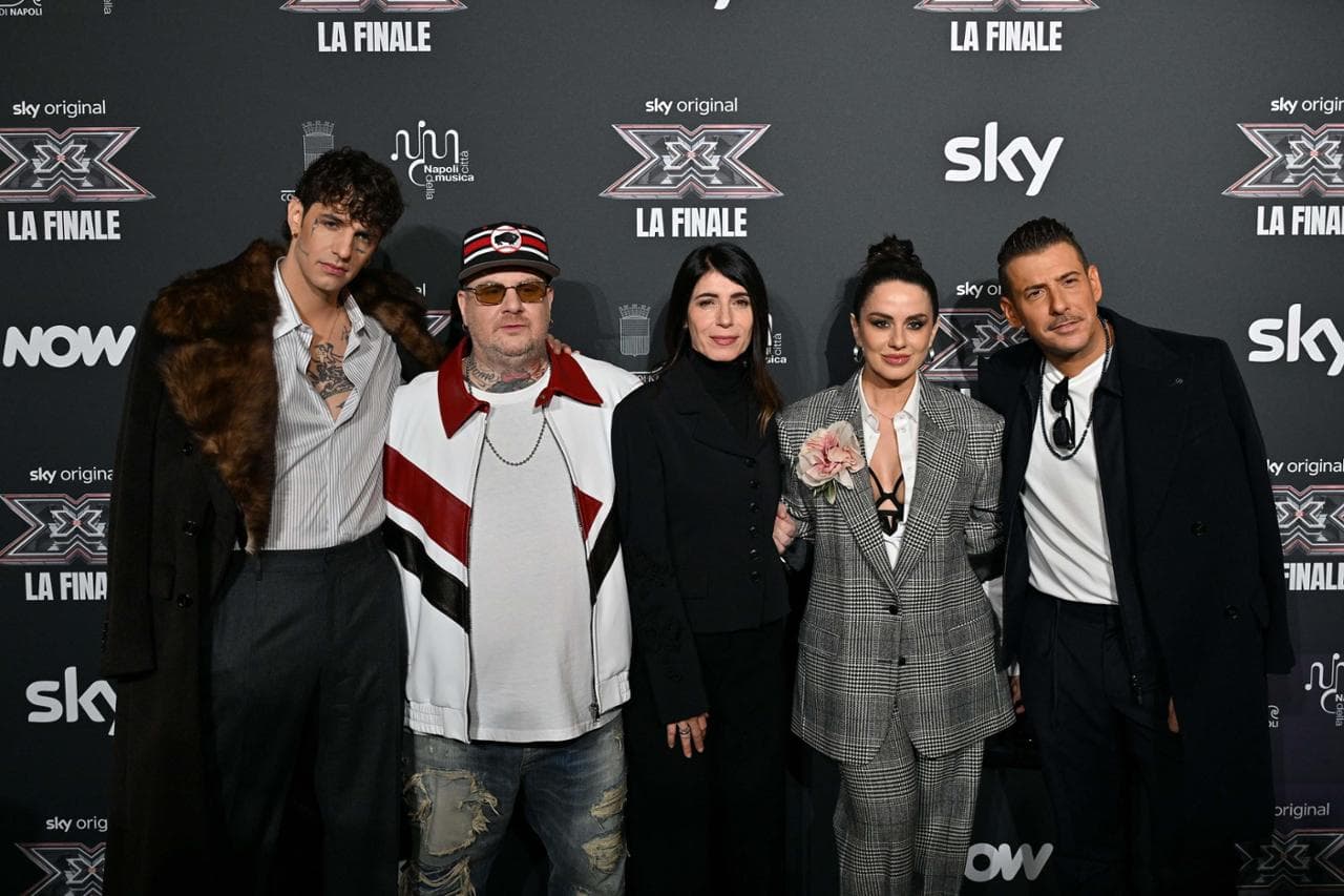 I giudici di X Factor 2025: Achille Lauro, Jake La Furia, la conduttrice Giorgia, Paola Iezzi e Francesco Gabbani