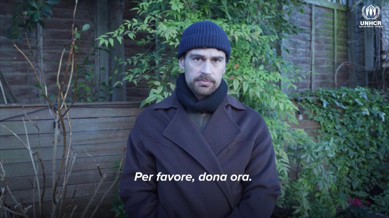 Unhcr, emergenza freddo e donazioni crollate: l'appello di Theo James per i rifugiati