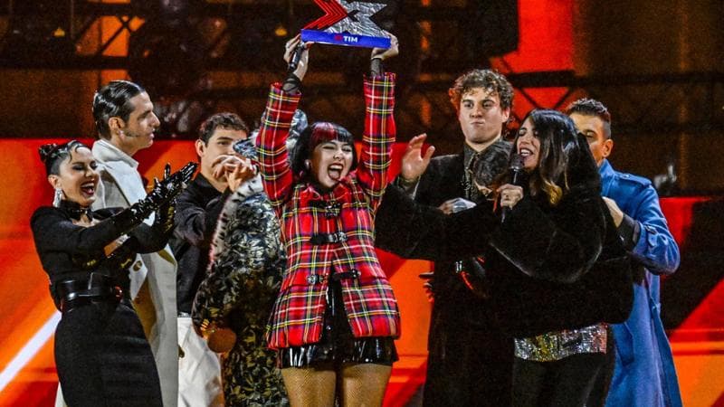 Rob nel momento della proclamazione a vincitrice di X Factor 2025