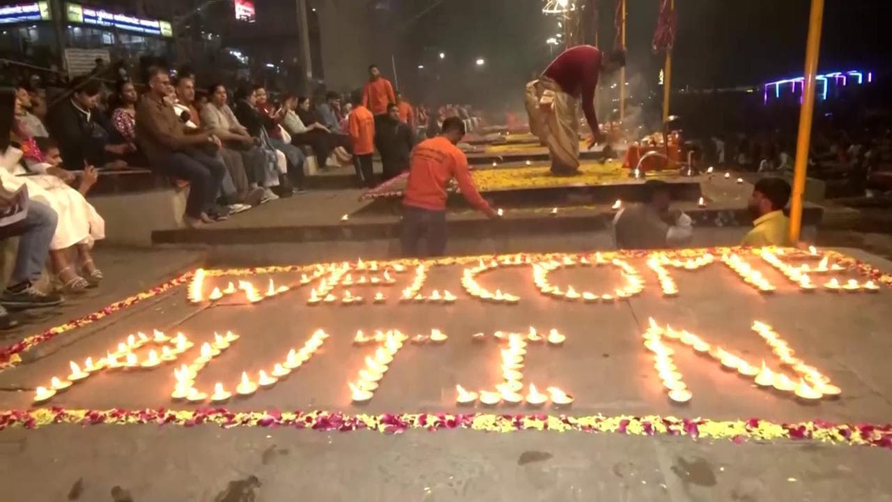 India, mille candele per il benvenuto a Putin