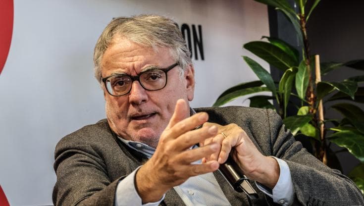 Gotor e Manfellotto: “Non abbiamo fatto i conti con il fascismo. Lo stand nazi in fiera? Vogliono svilire la Costituzione” | Video