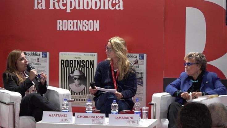 Lattanzi: "Non c'è una donna che non abbia subito violenza fisica, psicologica o ginecologica"
