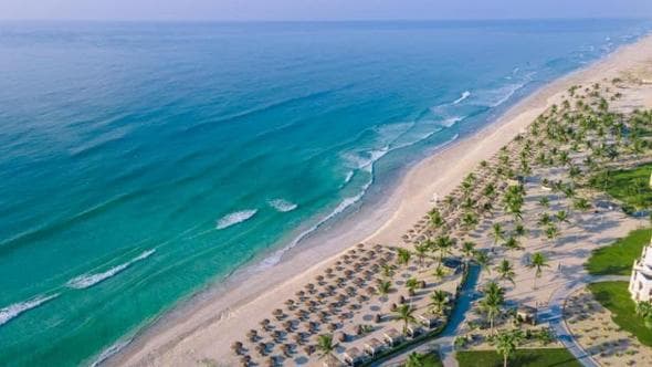L'Oman tra il relax delle spiagge e i deserti incantati