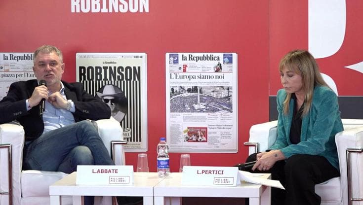 Abbate: "Meloni si vanta con Trump di non parlare con i giornalisti. L'obiettivo è politico"