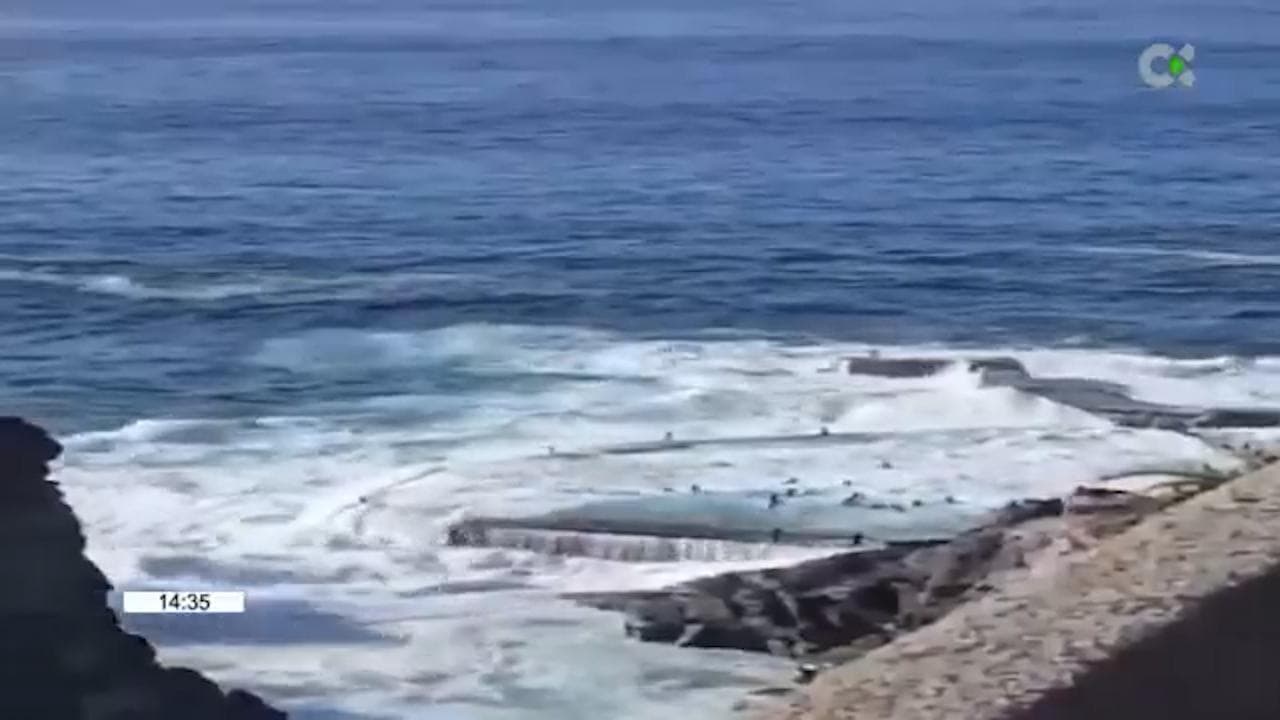 Tenerife, onda investe una piscina naturale: quattro morti. "Hanno ignorato i divieti"