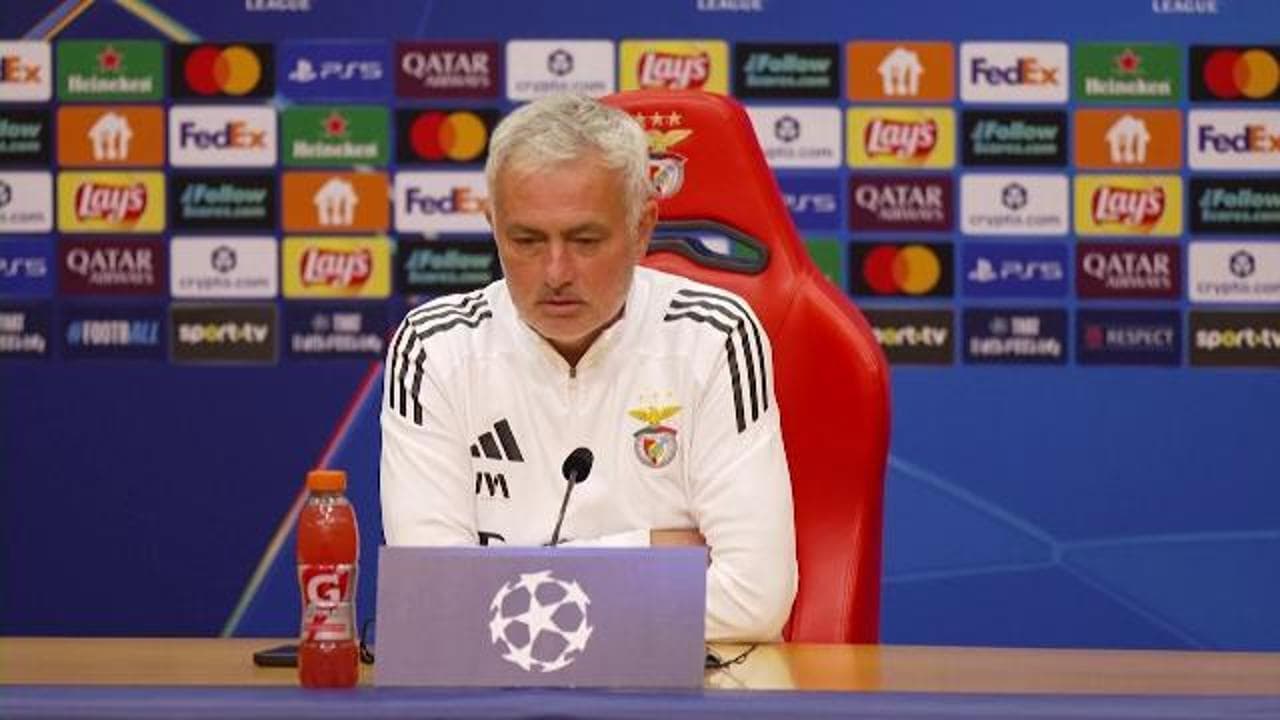 Benfica-Napoli, Mourinho elogia Conte: "Le squadre di Antonio hanno una cultura tattica altissima"