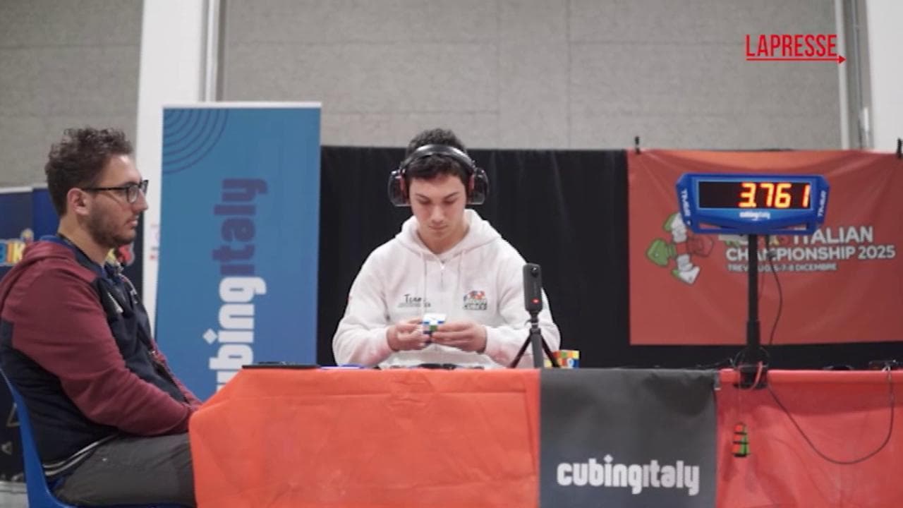 Cubo di Rubik, ancora campione Valerio Locatelli: la performance impressionante in pochi secondi