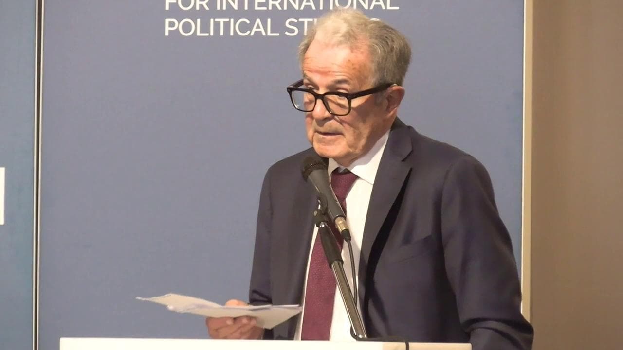 Prodi: "Trump sta voltando le spalle alla storia del suo stesso Paese, odia democrazia ed Europa"