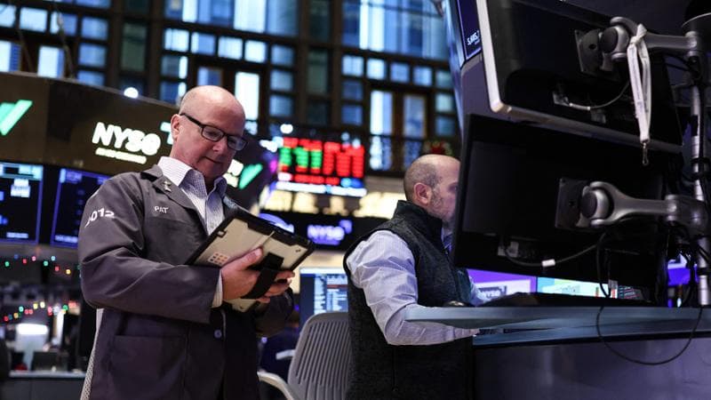 Le Borse di oggi, 10 dicembre. Sale l’attesa per la decisione della Fed sui tassi