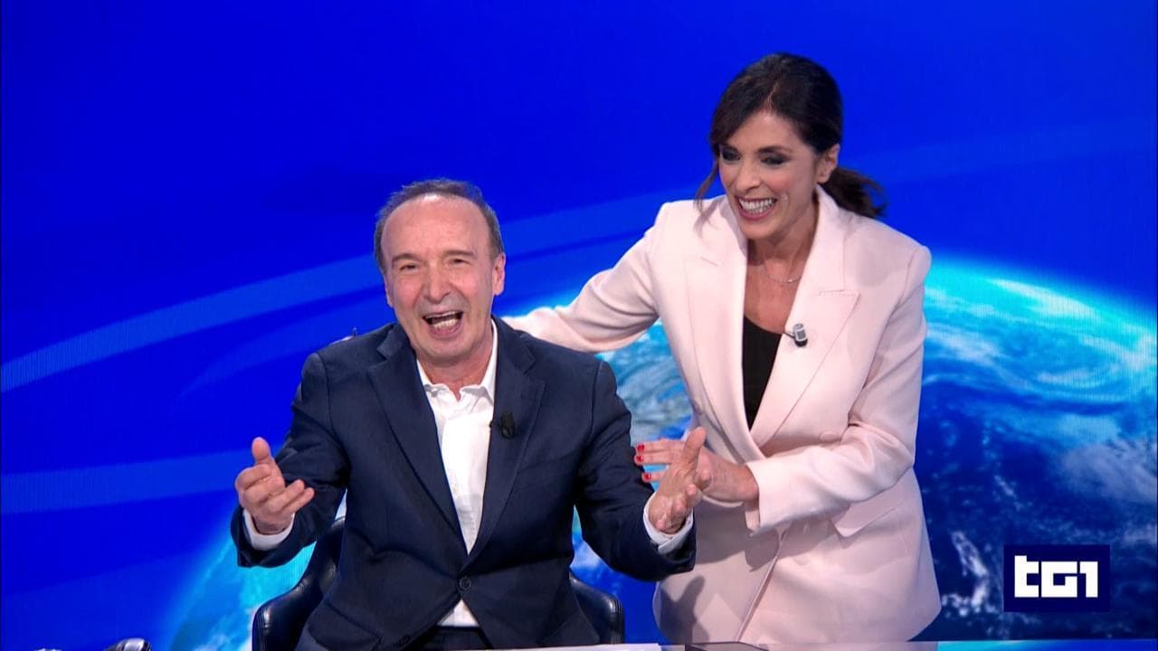 Benigni "dicitore" al Tg1 si emoziona e ringrazia papa Francesco
