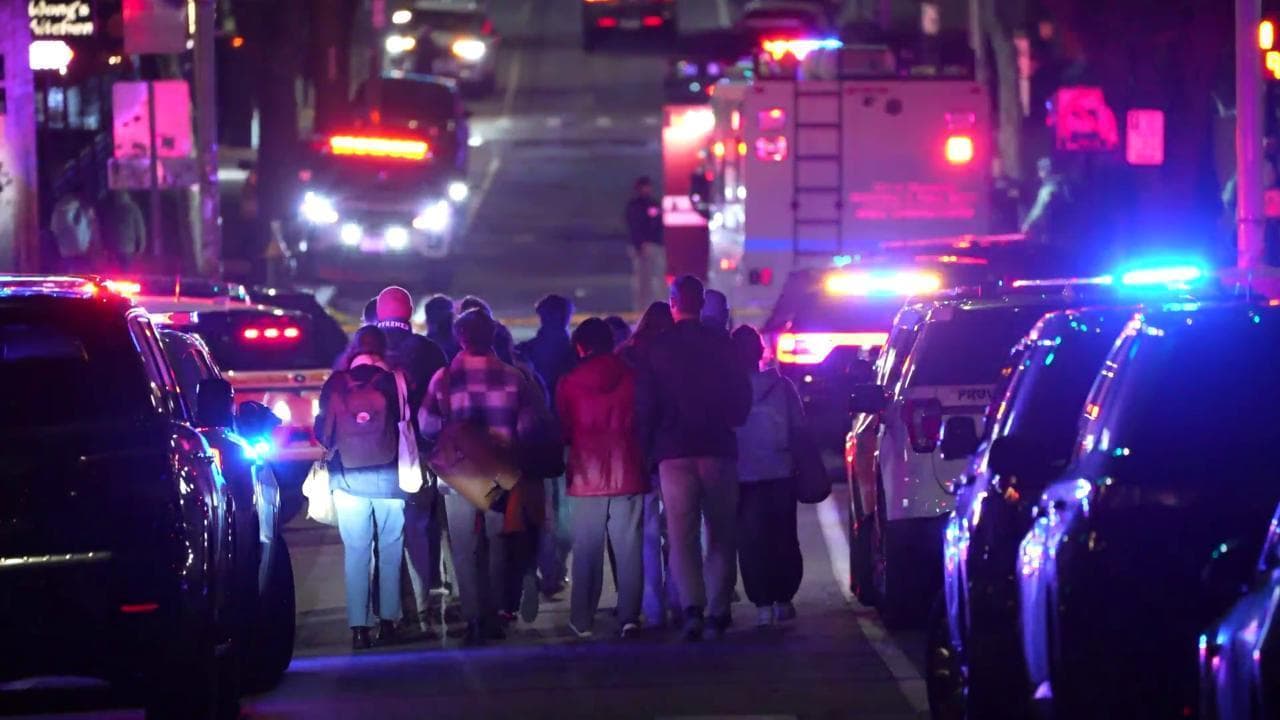 Assalto alla Brown University: gli studenti lasciano il campus accanto alla polizia