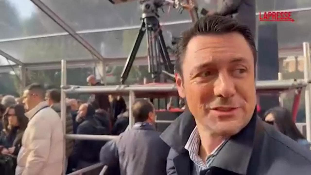 Giambruno, l'ex compagno di Meloni riappare ad Atreju con la figlia Ginevra: "Sono tornato in tv"