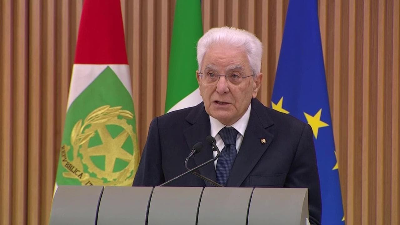 Mattarella: "Attacchi ai Paesi democratici da inediti e opachi centri di potere"