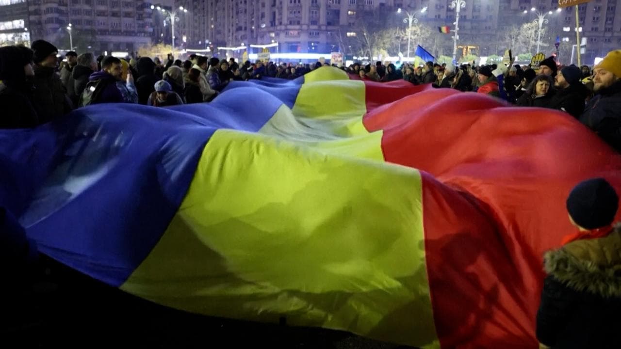 Proteste in Romania, migliaia di persone in piazza contro gli abusi della magistratura