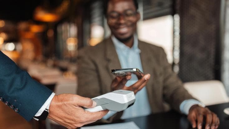 Pagamenti digitali, spinta da tecnologia e geopolitica