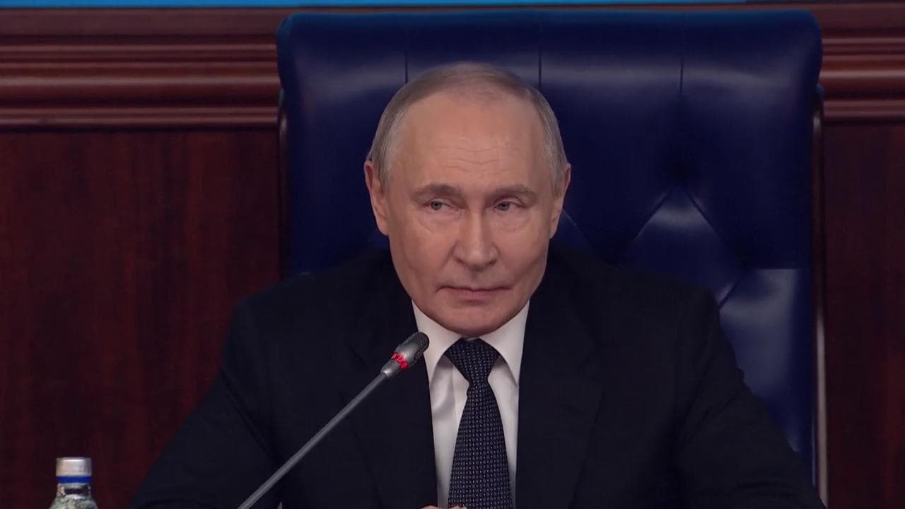 Putin : "Gli europei come maialini si sono attaccati a Biden sperando nel crollo della Russia"