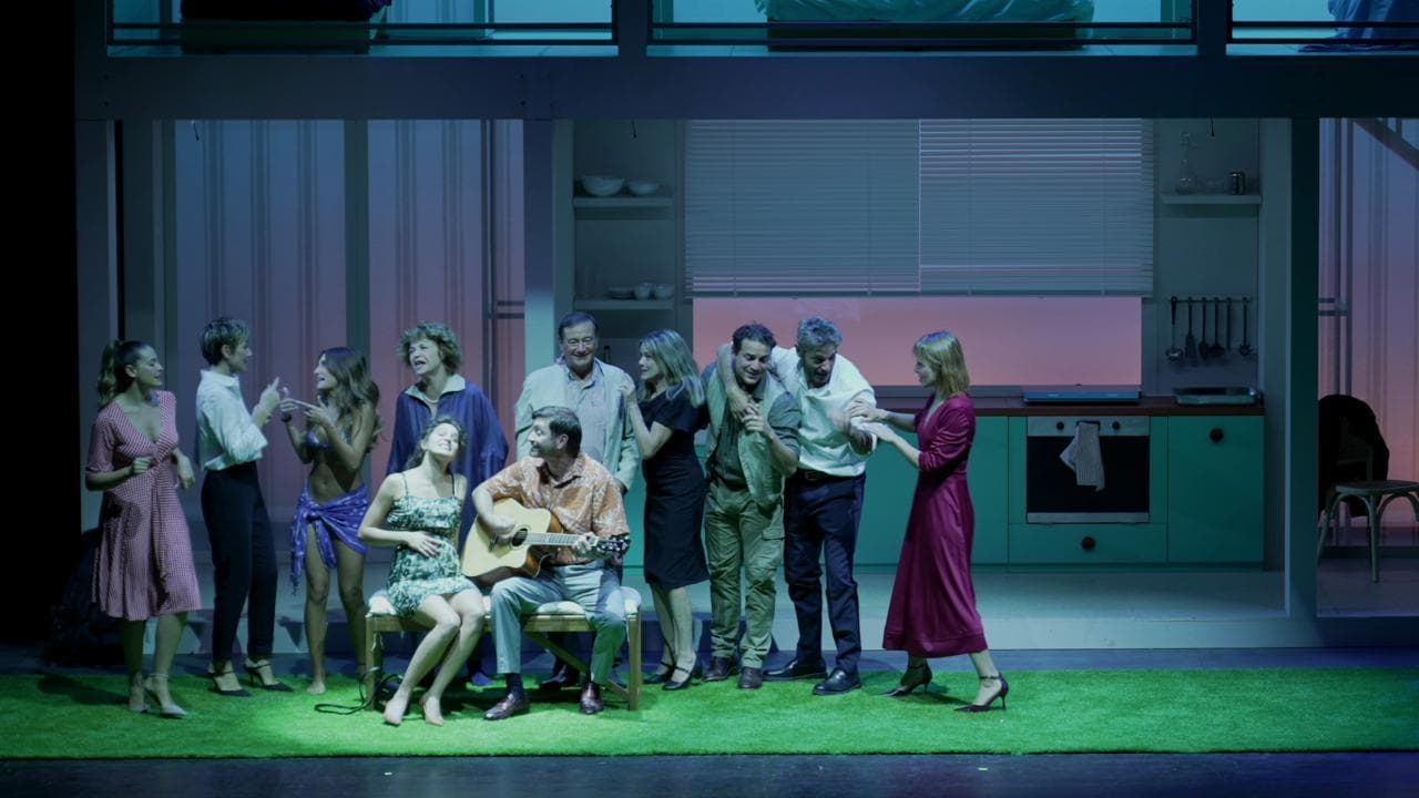 "A casa tutti bene" in palcoscenico: dopo il film e la serie, Gabriele Muccino debutta in teatro