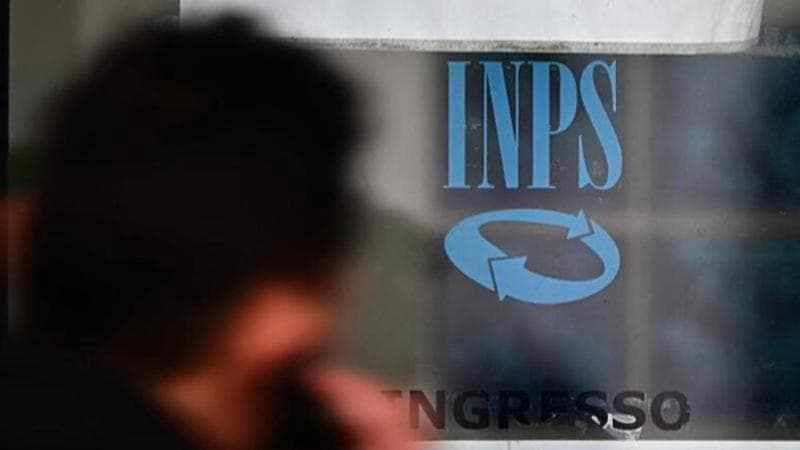 Pensioni anticipate, la stretta. Come cambiano requisiti e finestre. Riscatto laurea depotenziato