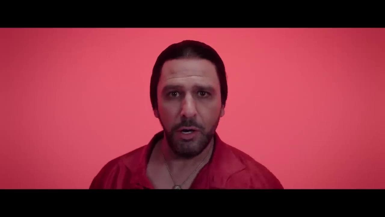 "La prostata inflamada" di Checco Zalone: il videoclip in attesa dell'uscita di "Buen camino"