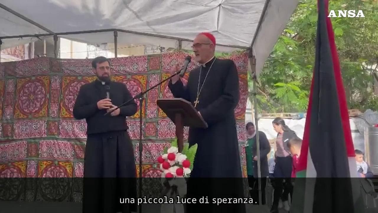 Gaza, il patriarca latino Pizzaballa visita la comunità cattolica: "Siete un esempio di fede"