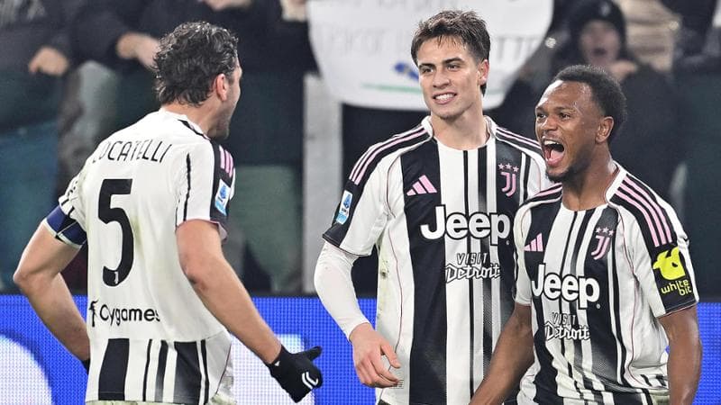 Openda esulta dopo il gol