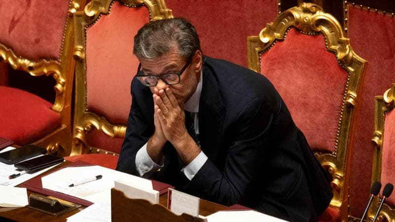 Da Tremonti a Giorgetti, la via crucis dei ministri dell’Economia attaccati da tutti