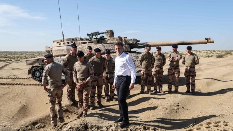 La Ue dà il via libera a Macron: “Bene parlare con il Cremlino”