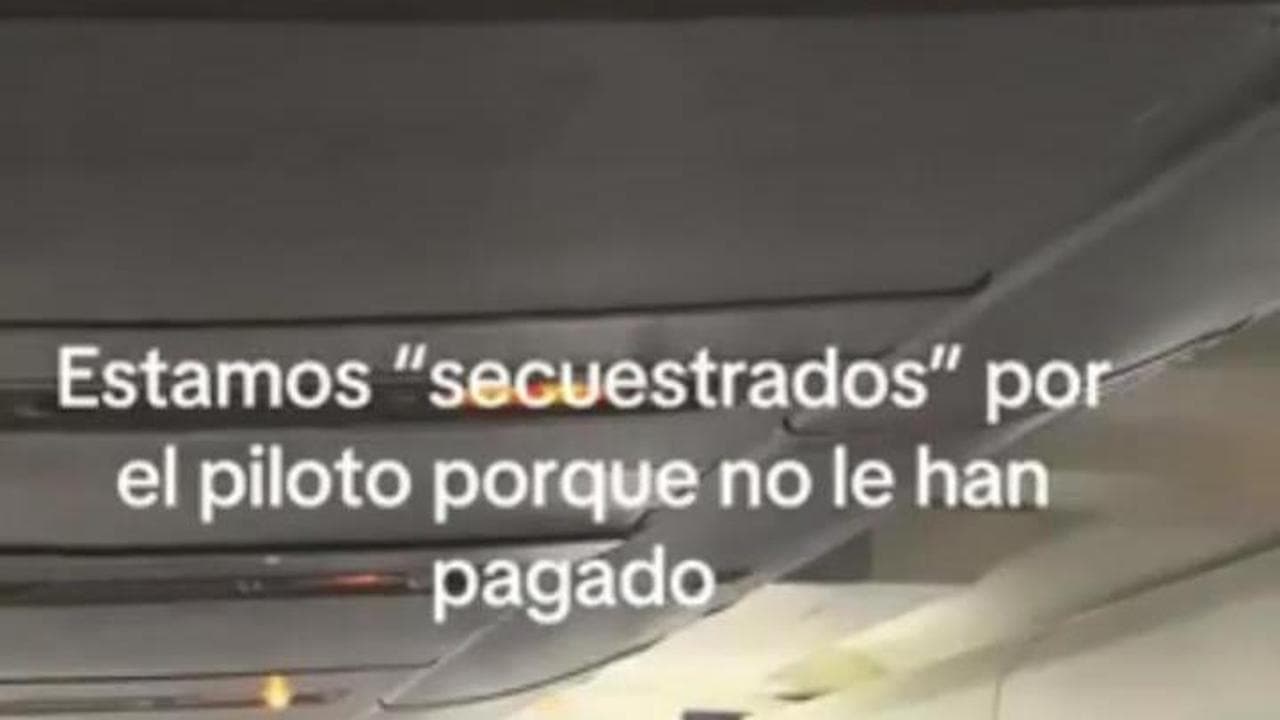 Città del Messico, il comandante blocca il volo: "Vi chiedo scusa, ma mi devono 5 mesi di stipendio"