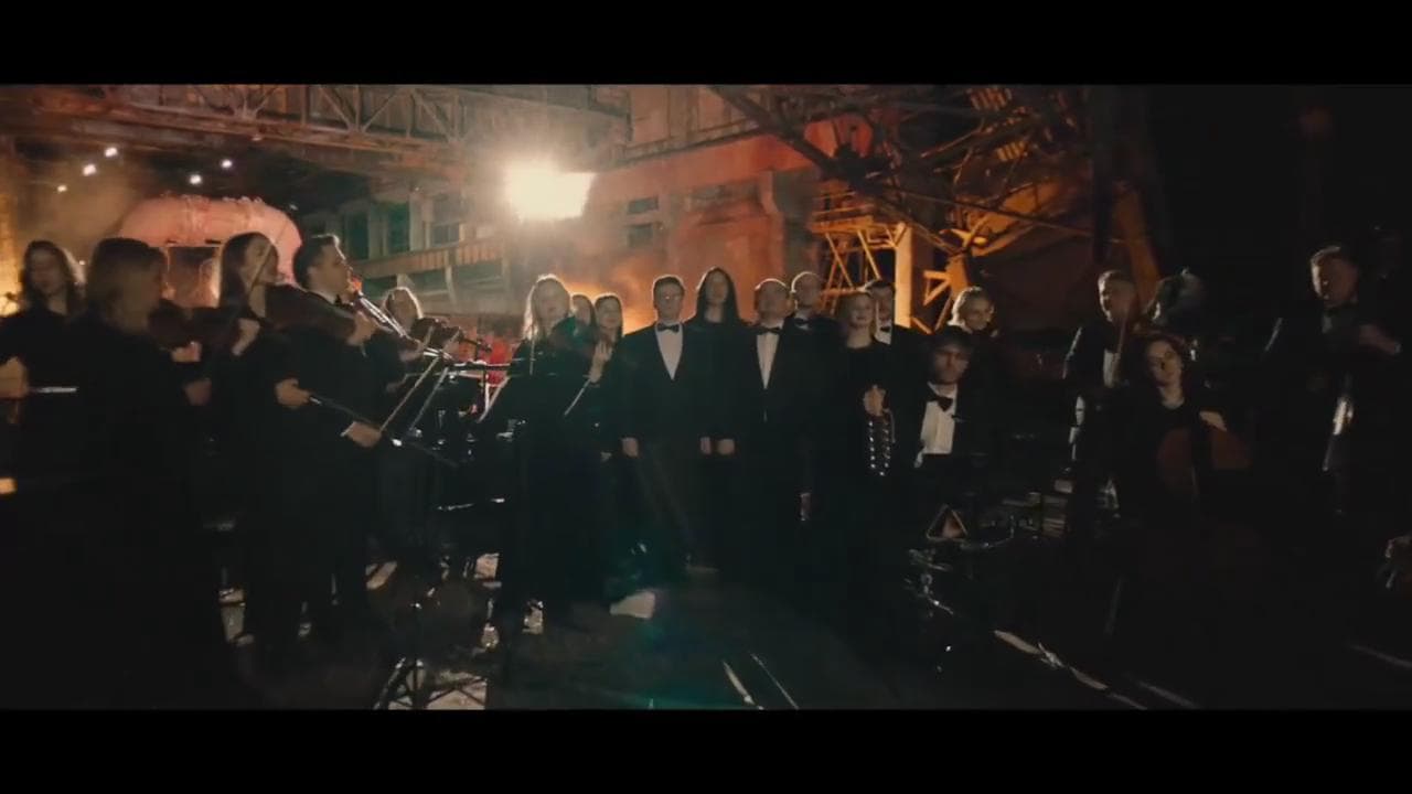 Il coro ucraino esegue la canzone tradizionale "Scedryk" nella centrale bombardata dai russi