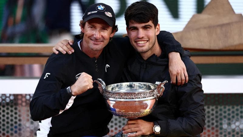 Alcaraz e Ferrero festeggiano il Roland Garros