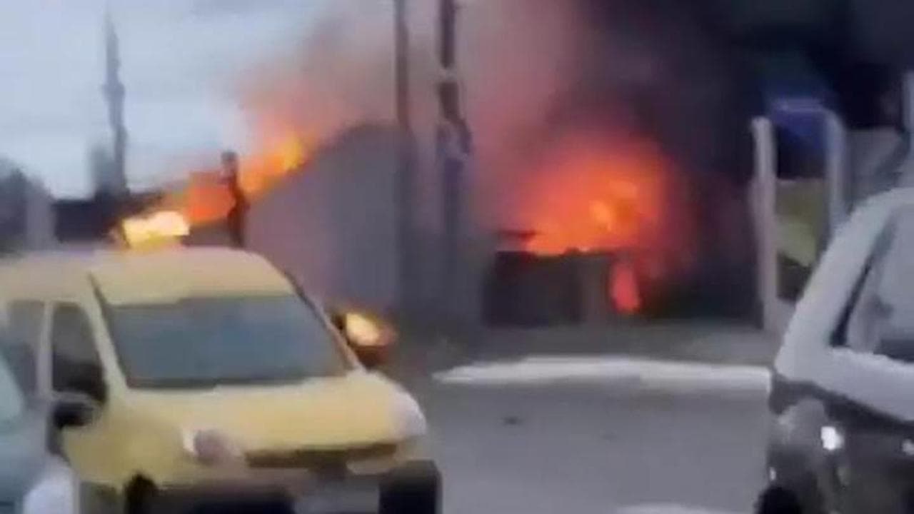 Ucraina, un sibilo poi l'esplosione: drone russo colpisce fermata dell'autobus a Bila Cerkva