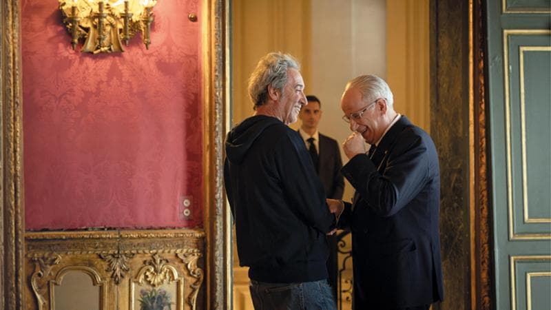 Paolo Sorrentino, 55 anni, e Toni Servillo, 66, sul set del film La grazia, presentato alla Mostra di Venezia del 2025, dove l’attore è stato premiato per la sua interpretazione con la Coppa Volpi. Andrea Pirrello