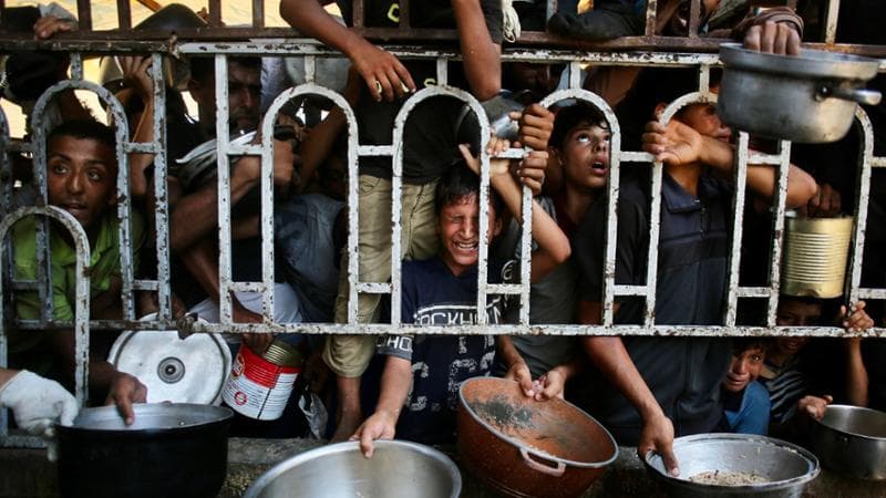 Foglio di via alle ong impegnate a Gaza. E nuovo stop ai cronisti