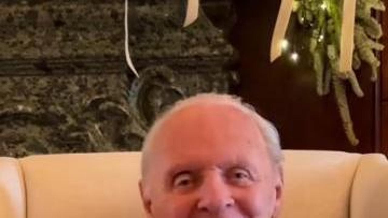 Anthony Hopkins, 50 anni senza alcol: l’episodio che lo ha spinto a chiedere aiuto