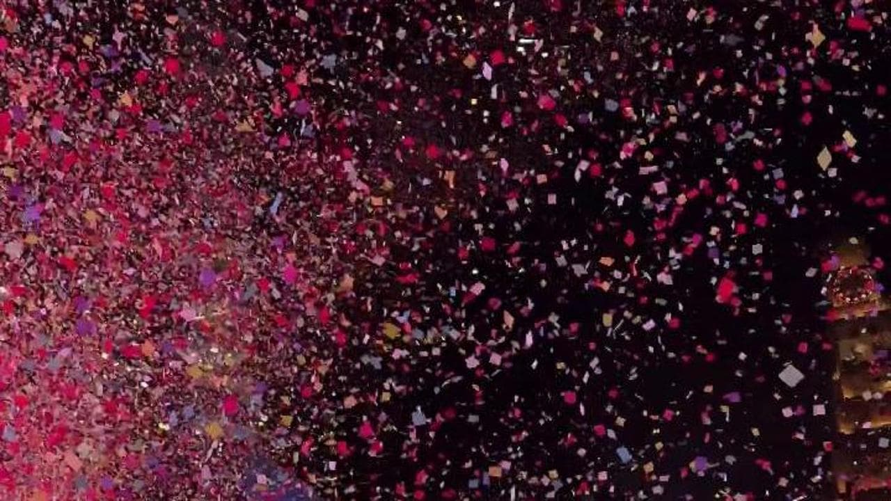 New York, niente botti e fuochi ma coriandoli e romanticismo: la magia di Times Square