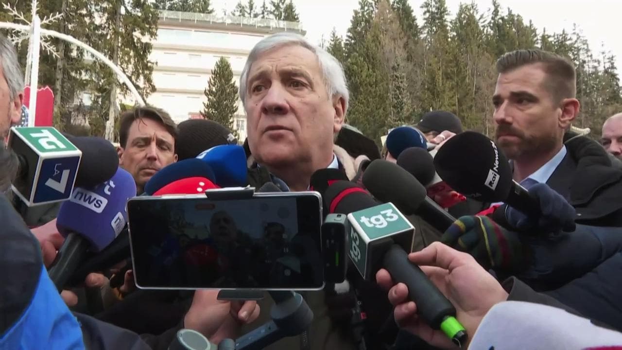 Crans-Montana, Tajani: "Inchiesta in corso, poco responsabile uso di fuochi d'artificio nel locale"