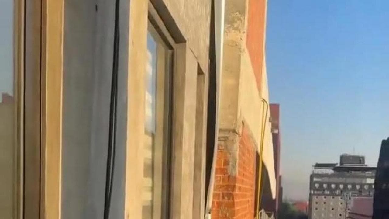 Terremoto in Messico, tremano i palazzi: le immagini diffuse sui social