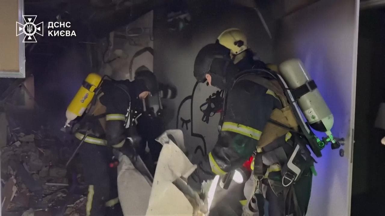 Ucraina: attacco di droni russi, colpito un centro medico a Kiev