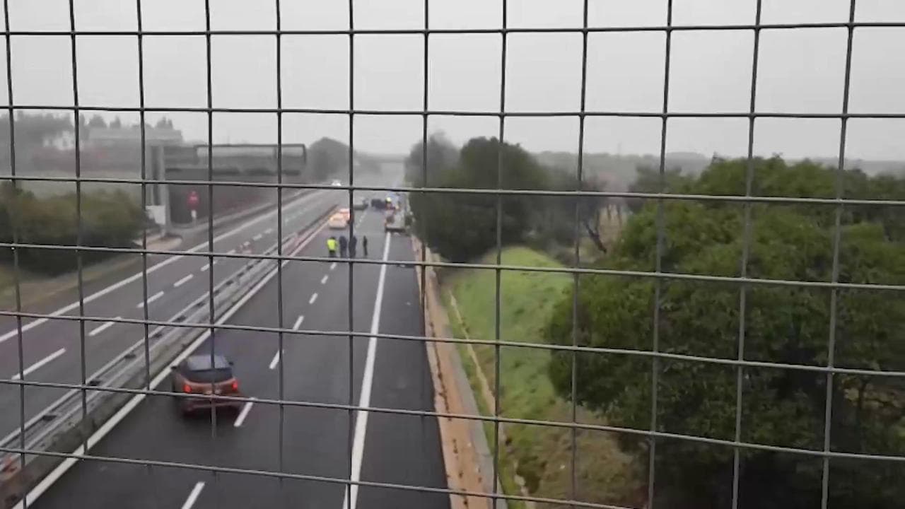Chietino, rapina a portavalori su A14: il luogo dell'assalto con chiodi, fumogeni e mezzi in fiamme
