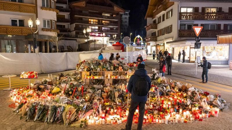 Crans-Montana, il Comune ammette: controlli carenti. I gestori del pub: “Devastati dal dolore”